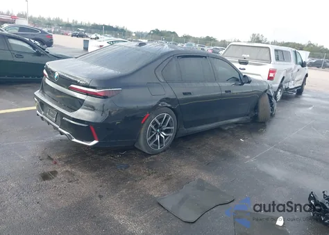 2024 BMW 740I xDrive z USA, uszkodzony, nr VIN WBA33EH07RCP70419